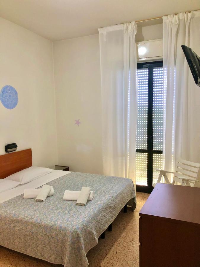 Hotel Criss Rimini Eksteriør billede